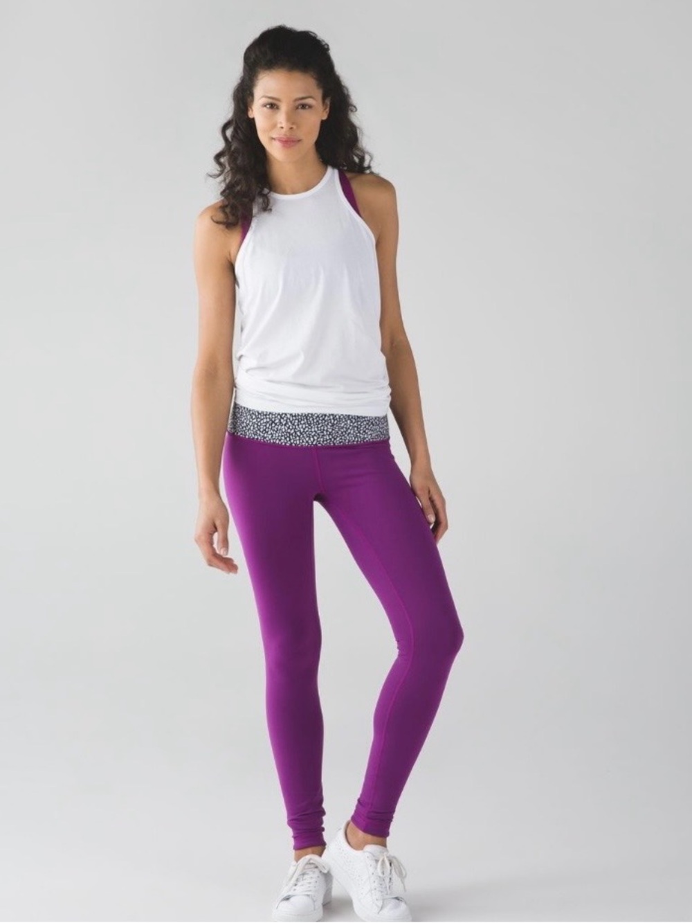 Lululemon Wunder Under Pant III (Reversible) in a size 2